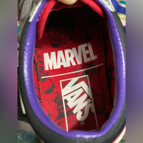 🏁Captain America - Marvel Avengers Collectible Vans 🦅 - Picture 5 of 6